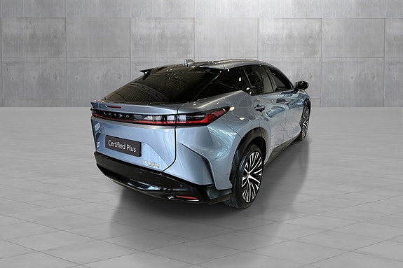 Lexus RZ450e 5 of 19
