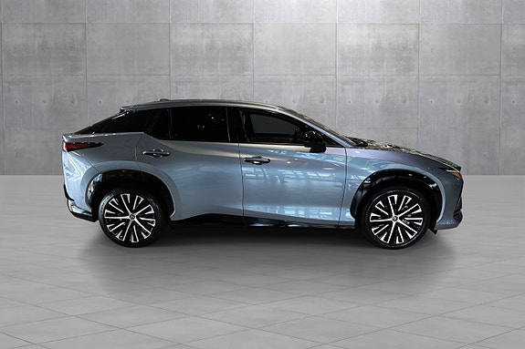 Lexus RZ450e 6 of 19