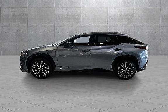 Lexus RZ450e 2 of 19