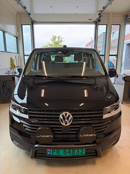 Volkswagen Transporter 2 of 18