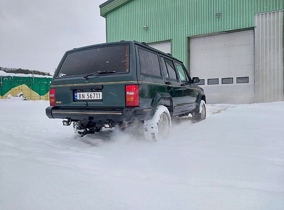 Jeep Cherokee 5 of 12