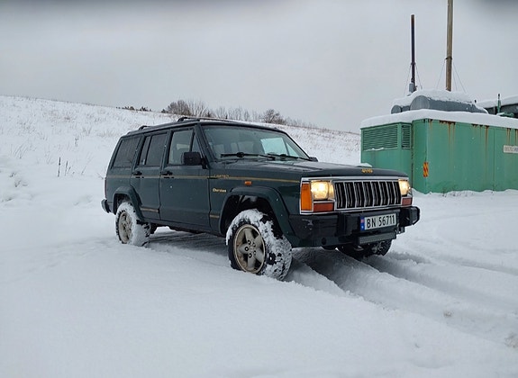 Jeep Cherokee 4 of 12
