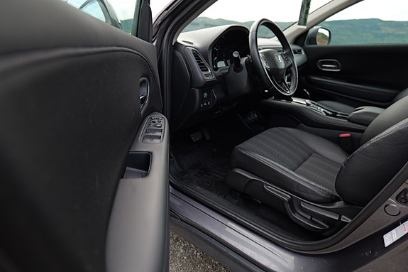 Honda HR-V 8 of 13