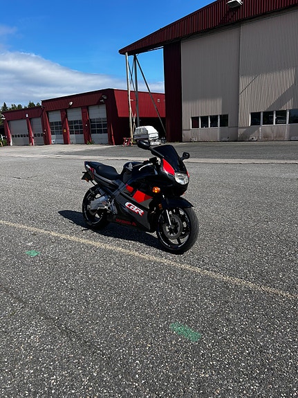 Honda CBR 600 F 8 of 17