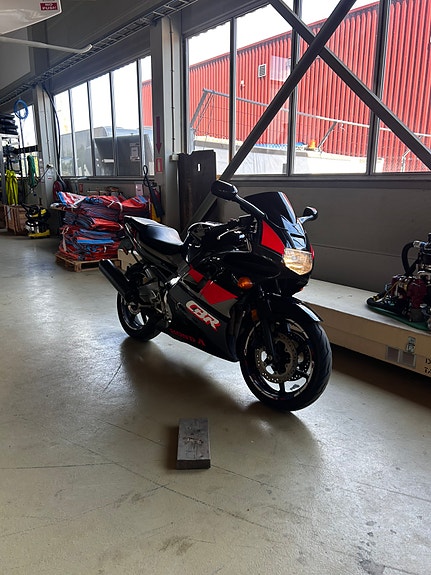 Honda CBR 600 F 7 of 17