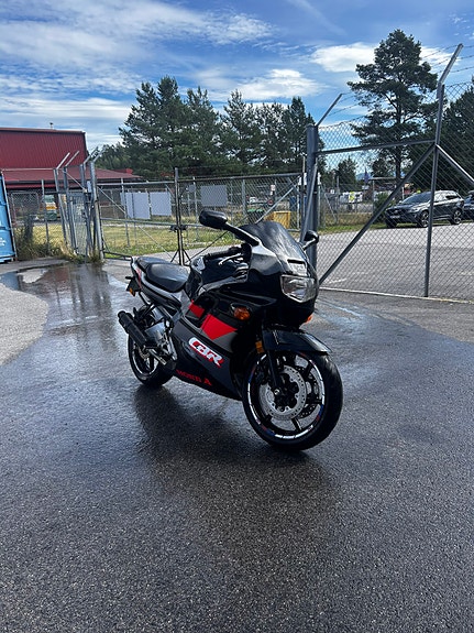 Honda CBR 600 F 2 of 17