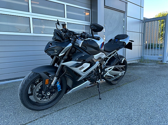 BMW M 1000 R 3 of 7