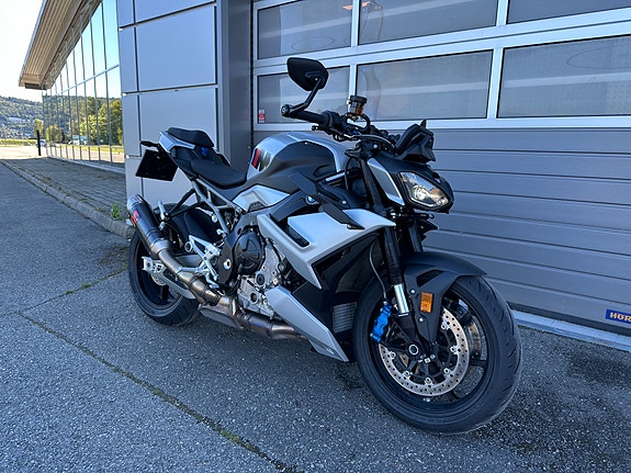 BMW M 1000 R 2 of 7
