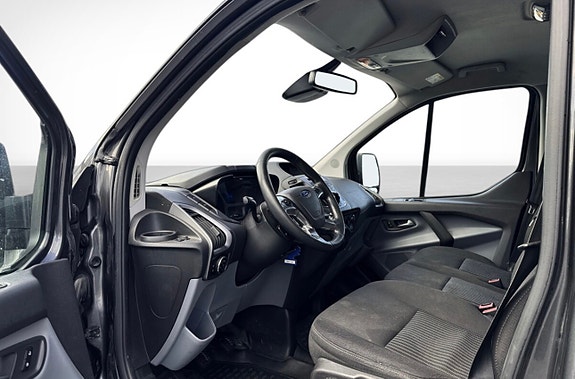 Ford Transit Custom 14 of 21