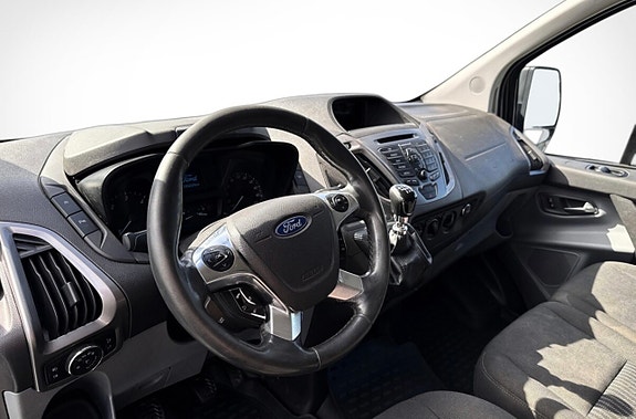 Ford Transit Custom 15 of 21