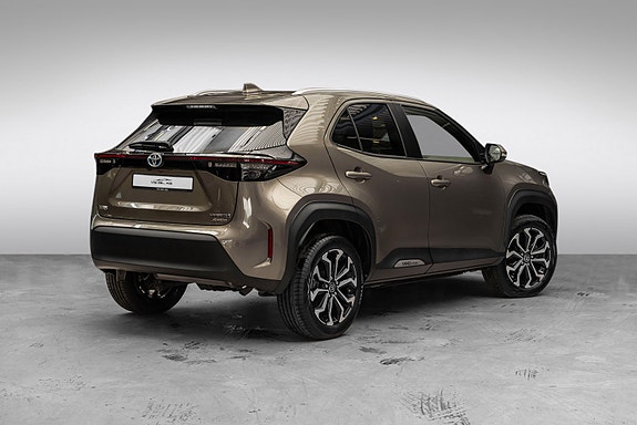 Toyota Yaris Cross 2 of 24