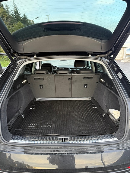 Audi e-tron 11 of 14