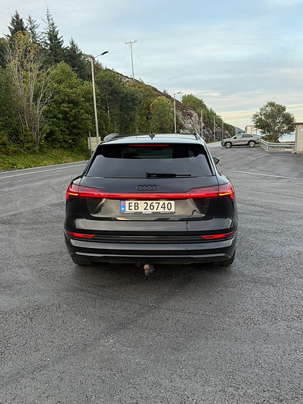 Audi e-tron 6 of 14