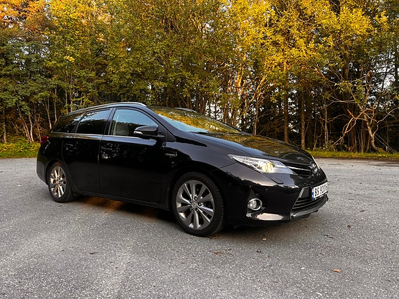 Toyota Auris 3 of 13