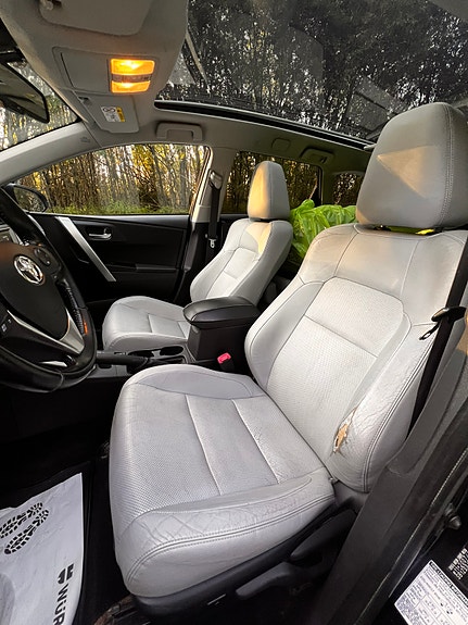 Toyota Auris 10 of 13