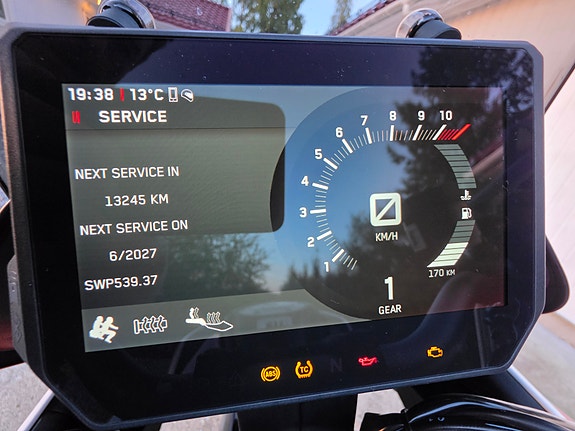 KTM 1290 Super Duke GT 9 of 30