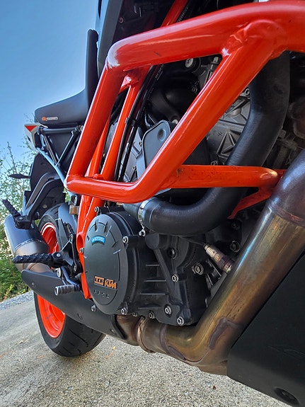 KTM 1290 Super Duke GT 19 of 30