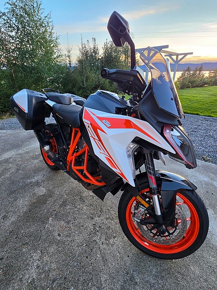 KTM 1290 Super Duke GT 15 of 30
