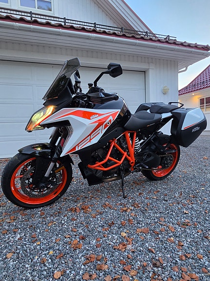 KTM 1290 Super Duke GT 2 of 30