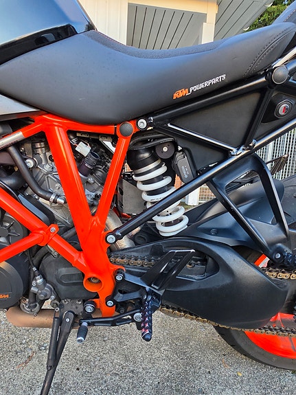 KTM 1290 Super Duke GT 26 of 30