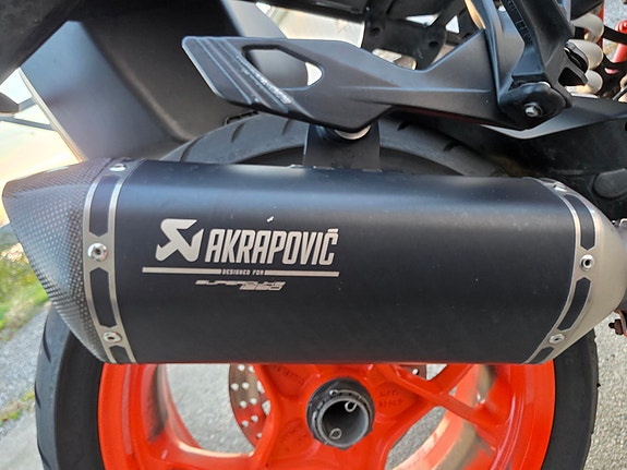 KTM 1290 Super Duke GT 20 of 30