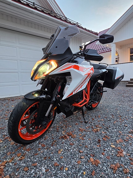 KTM 1290 Super Duke GT 3 of 30