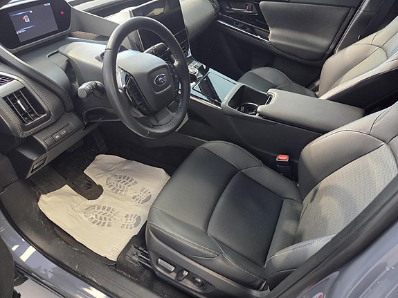 Subaru Solterra 6 of 9