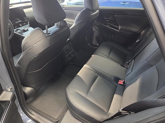 Subaru Solterra 7 of 9