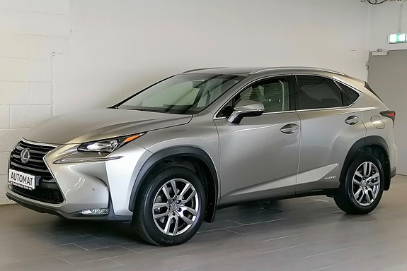 Lexus NX300h 2 of 21