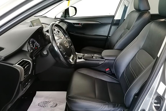 Lexus NX300h 7 of 21