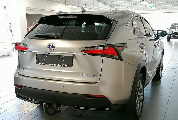 Lexus NX300h 4 of 21