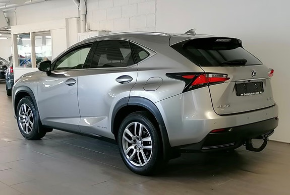 Lexus NX300h 5 of 21