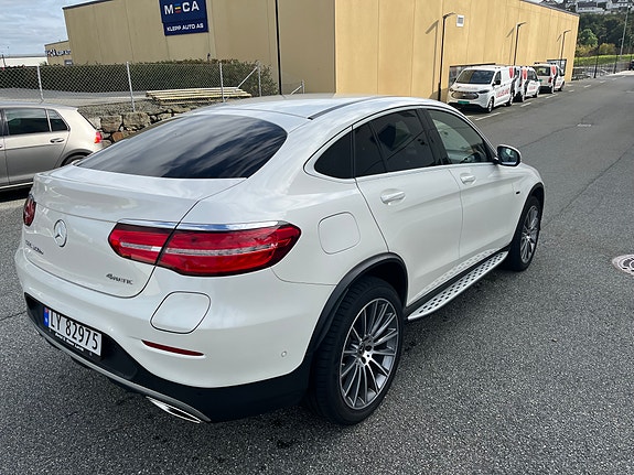 Mercedes-Benz GLC350 e 9 of 21