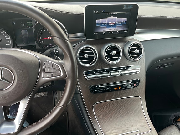 Mercedes-Benz GLC350 e 21 of 21