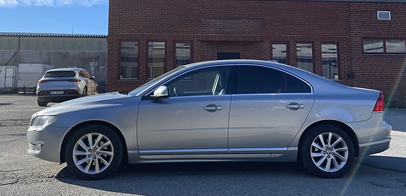 Volvo S80 2 of 27