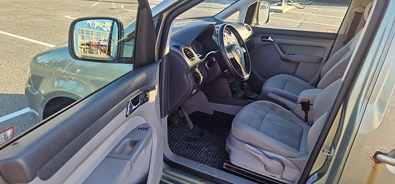 Volkswagen Caddy Maxi 6 of 9
