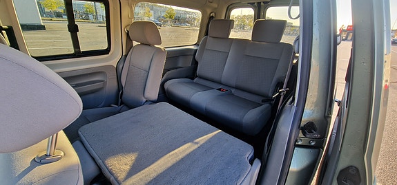 Volkswagen Caddy Maxi 8 of 9