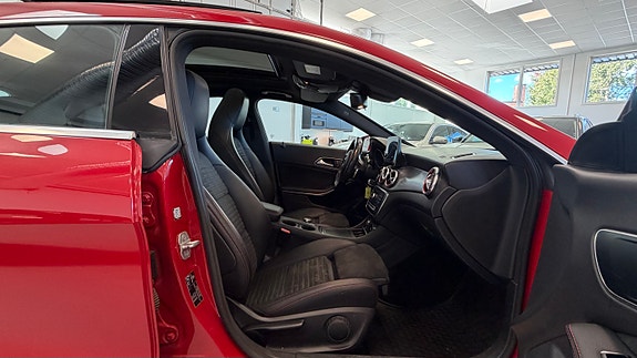 Mercedes-Benz CLA180 30 of 30