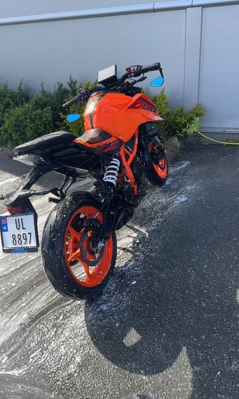 KTM 390 Duke 9 of 12