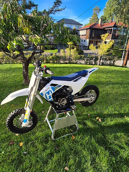 Husqvarna EE 3 3 of 9