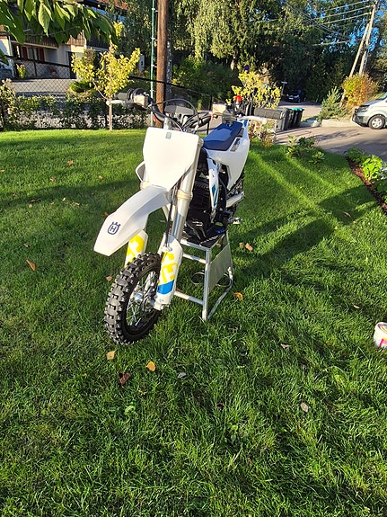 Husqvarna EE 3 2 of 9