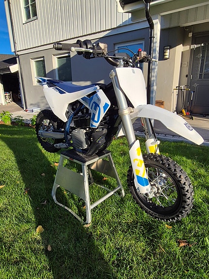 Husqvarna EE 3 8 of 9