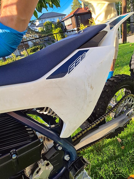 Husqvarna EE 3 6 of 9