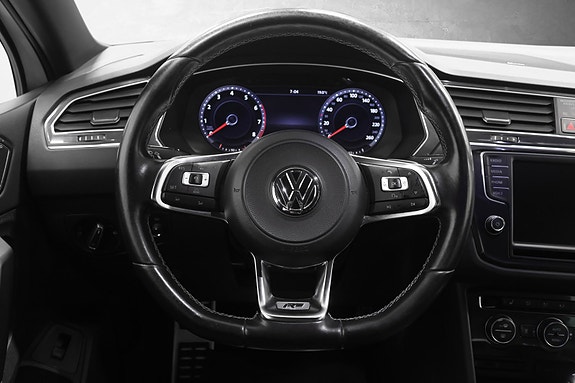 Volkswagen Tiguan 11 of 30