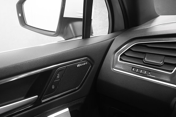 Volkswagen Tiguan 26 of 30