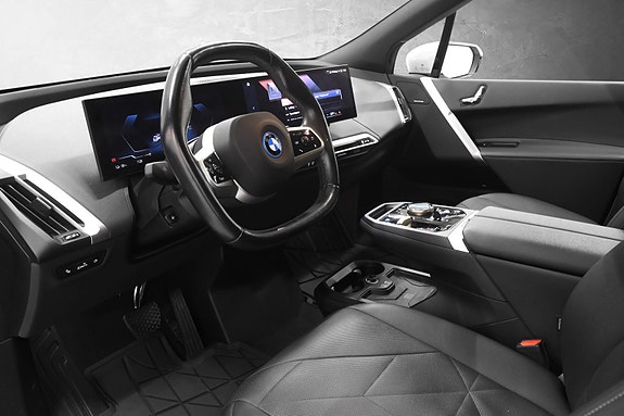 BMW iX 19 of 30
