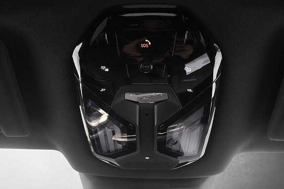 BMW iX 29 of 30