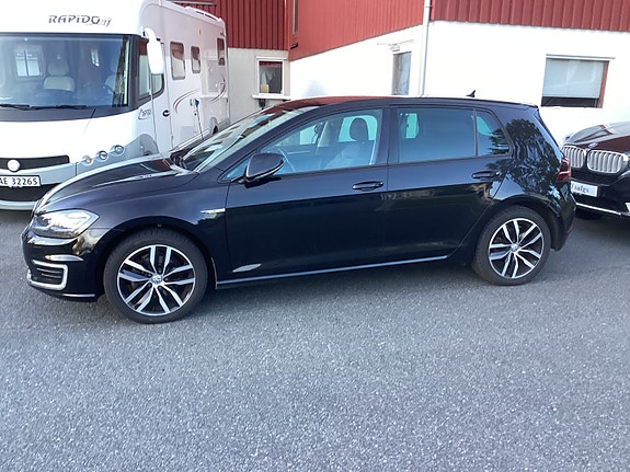 Volkswagen e-Golf VII 6 of 17