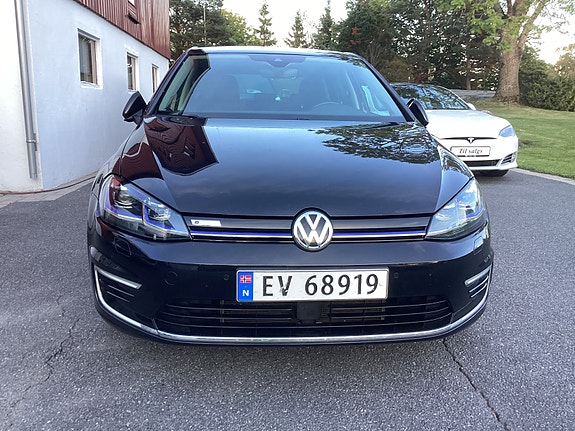 Volkswagen e-Golf VII 5 of 17