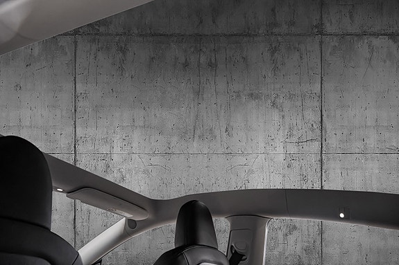 Tesla Model Y 14 of 29